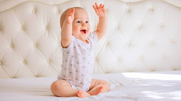 bé mấy tháng biết ngồi-cách để bé ngồi bé mấy tháng biết ngồi-cách để bé ngồi